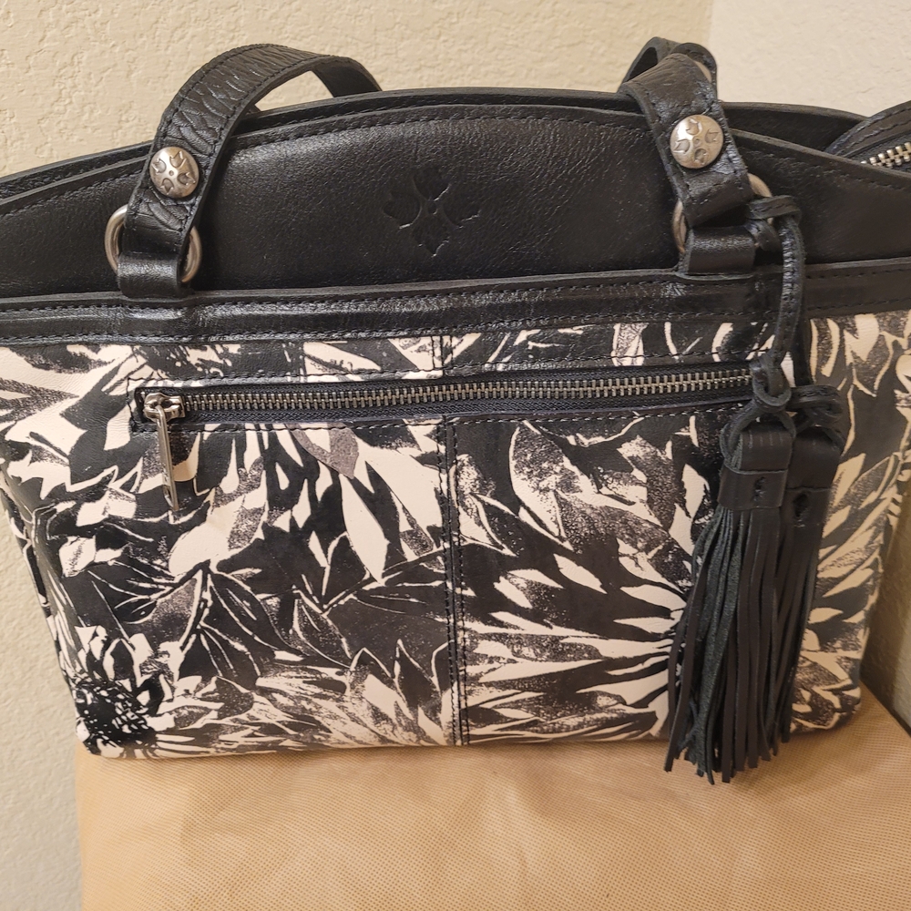 NWT Patricia Nash Black and White Leaf Print Shoulder Bag
